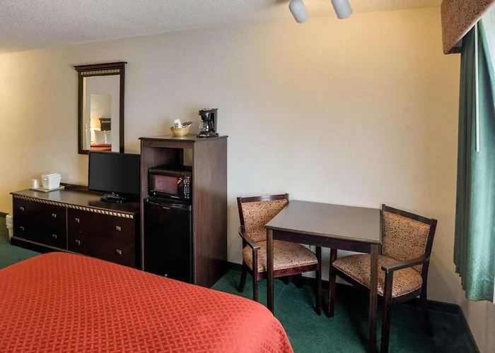 Quality Inn Near Northtown Mall & National Sports Center Coon Rapids