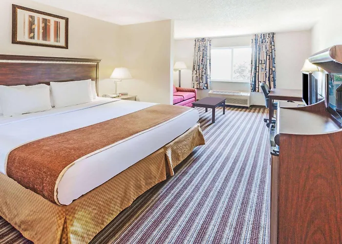 Days Inn & Suites By Wyndham Vancouver