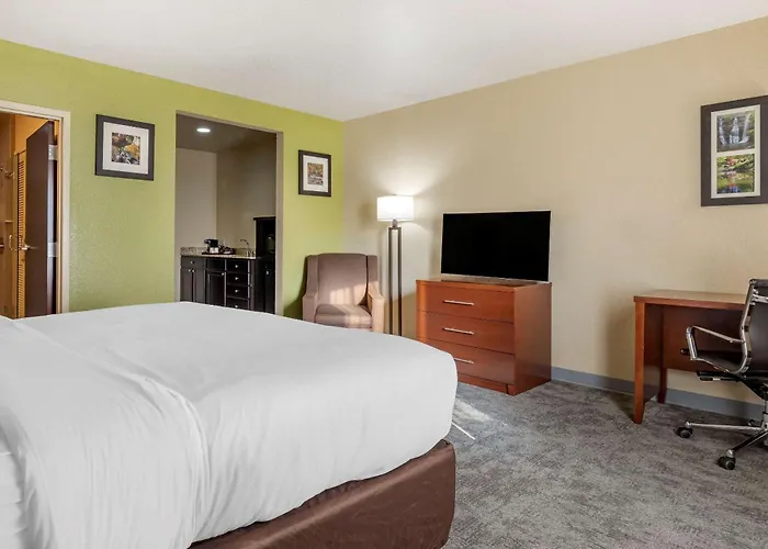 Comfort Inn Bentonville - Crystal Bridges