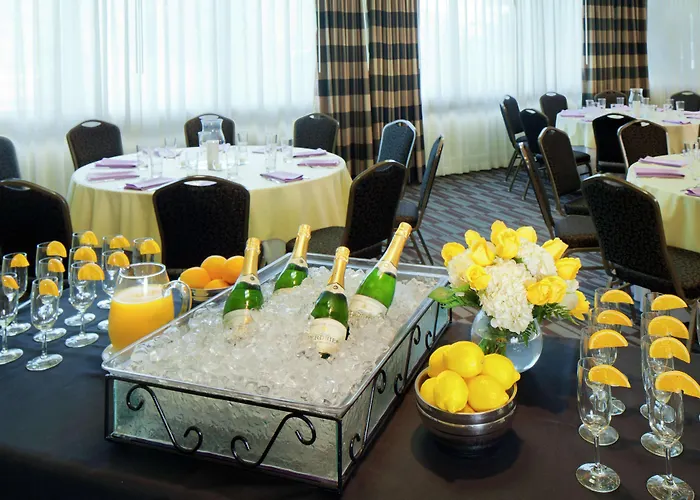 Doubletree By Hilton Norwalk Hotel