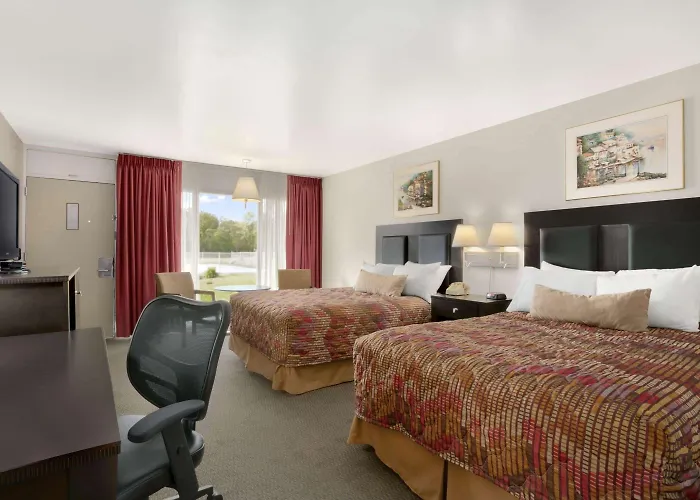 Ramada By Wyndham Washington Hotel