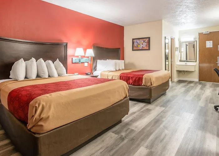 Perry Inn & Suites National Fairground I 75