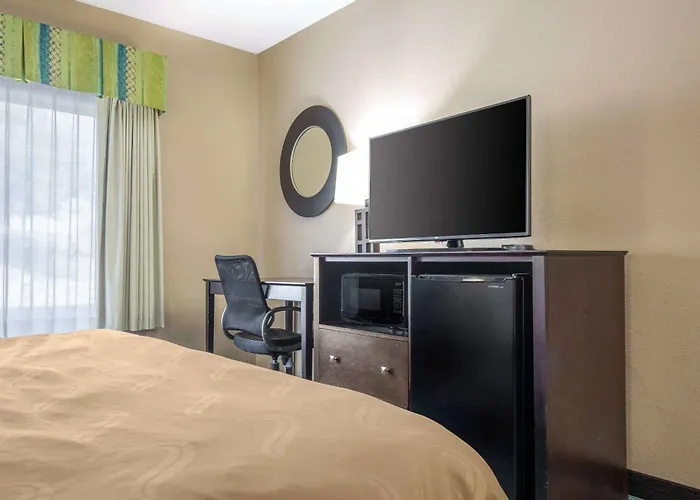 Quality Inn & Suites Arnold - St Louis
