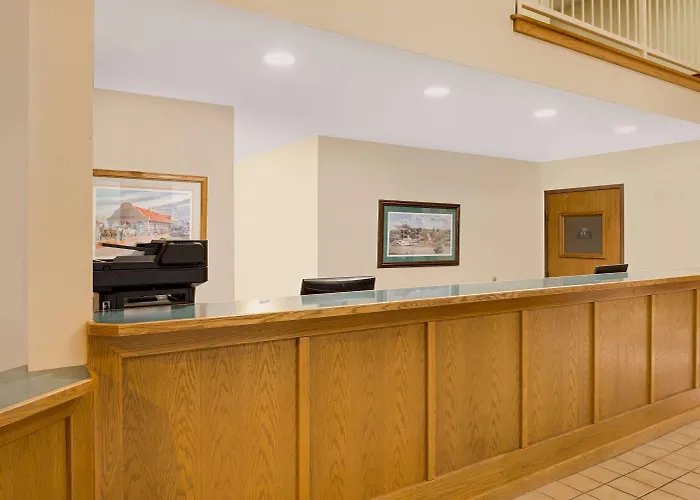 Days Inn By Wyndham Boonville