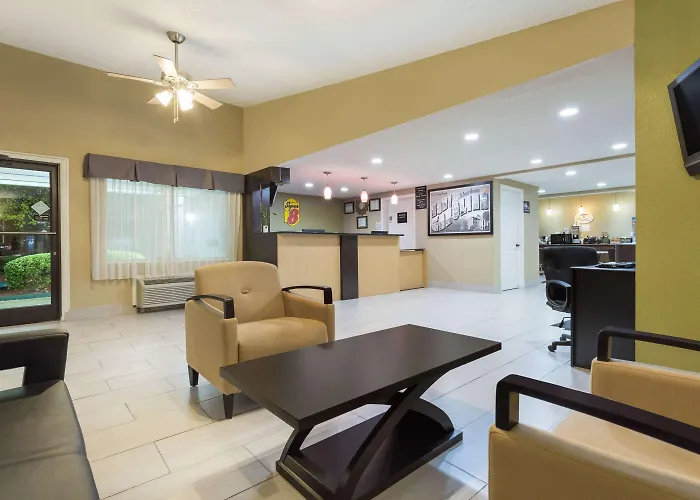 Super 8 By Wyndham Aberdeen Southern Pines