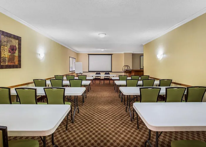 Baymont By Wyndham Tehachapi Hotel