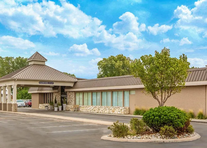 Ramada By Wyndham Midtown Grand Island Hotel
