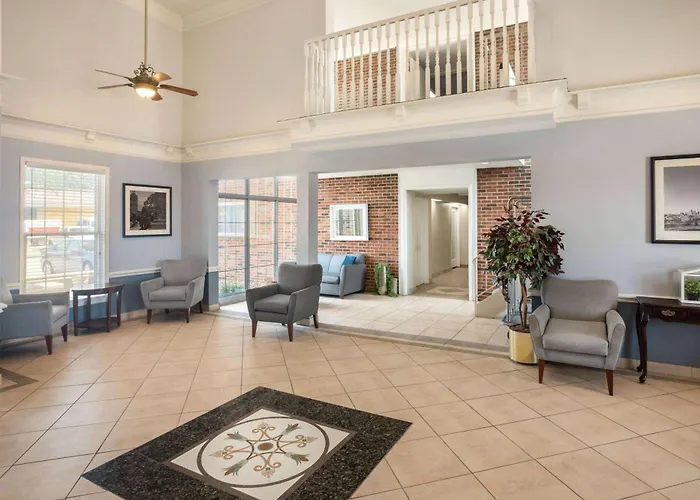 Baymont By Wyndham Kansas City Ku Medical Center