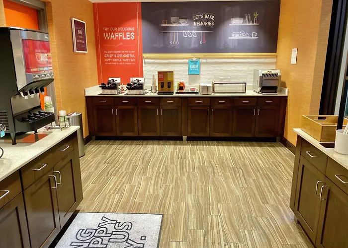 Hampton Inn & Suites - Deland