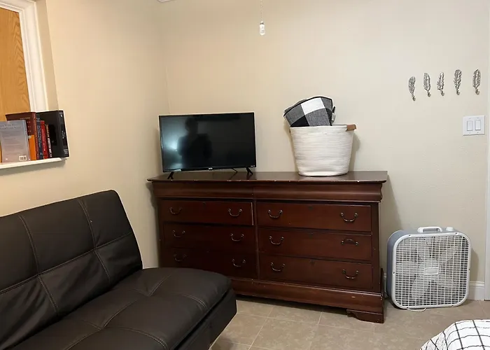 Near Airport Guest Suite Anchorage