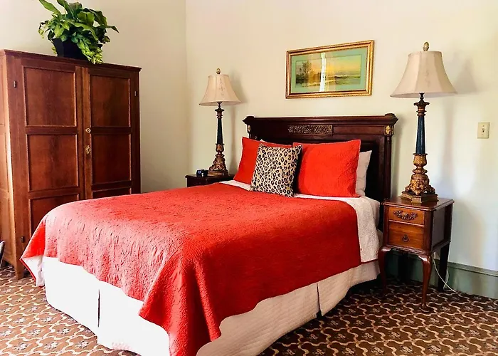The Lafayette Inn Easton