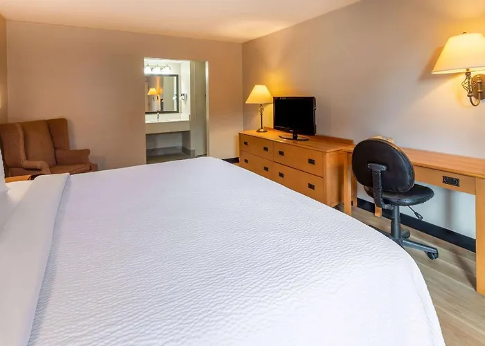 Days Inn By Wyndham Birch Run