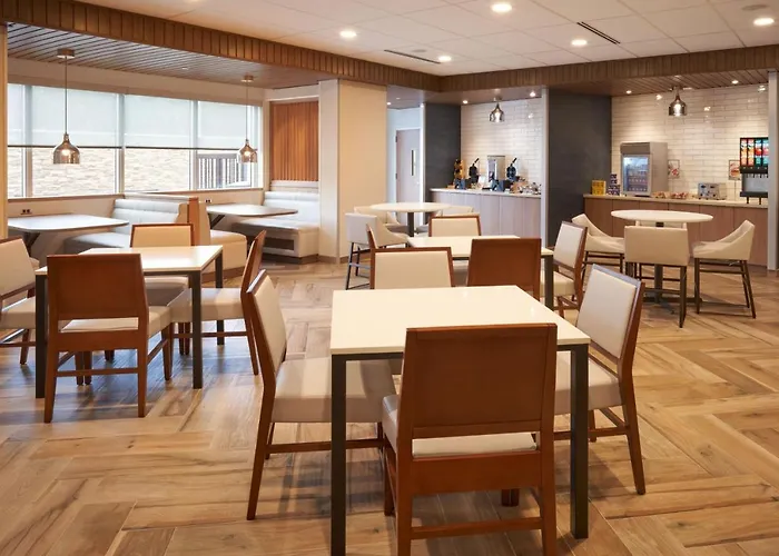 Fairfield By Marriott Inn & Suites West Palm Beach Century Village 
