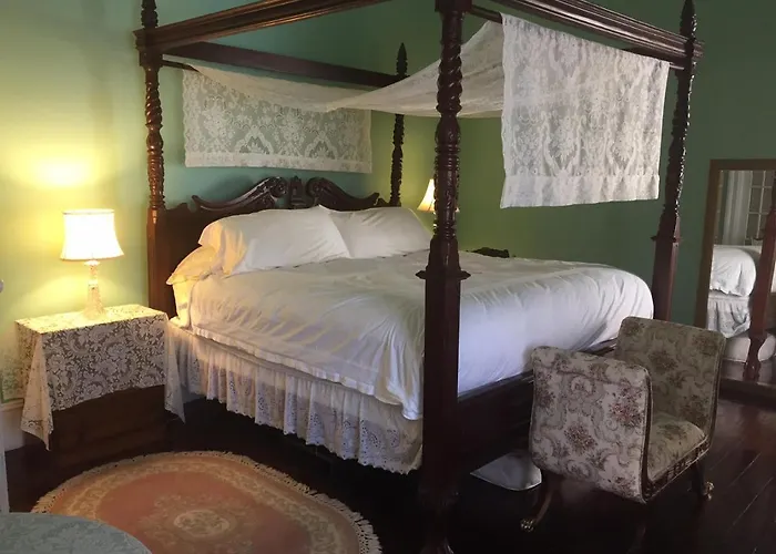 1872 Denham Inn Monticello
