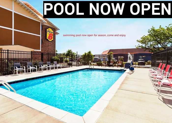 Super 8 By Wyndham Lenexa Overland Park Area/Mall Area