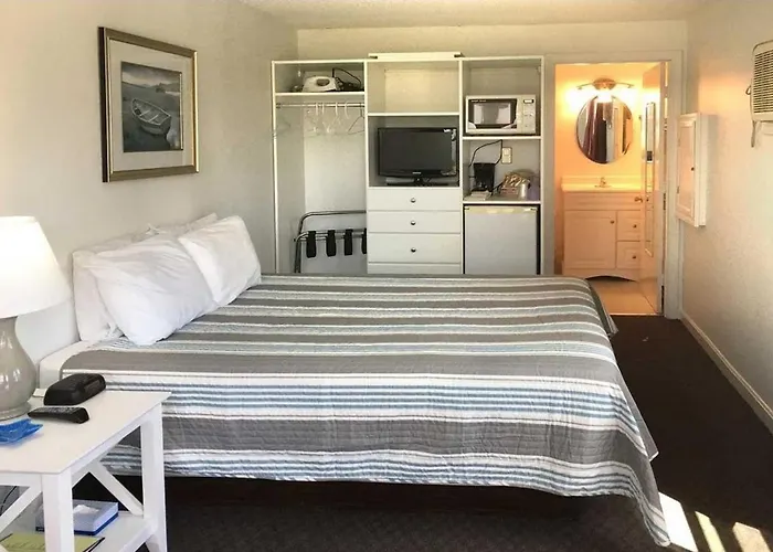 Carriage House Motel Cottages & Suites Wells