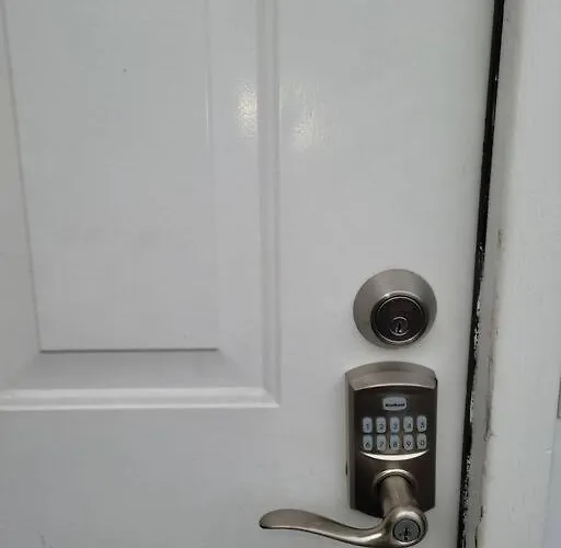 Daphy Ruby Floor 2 Bed & Breakfast Newark