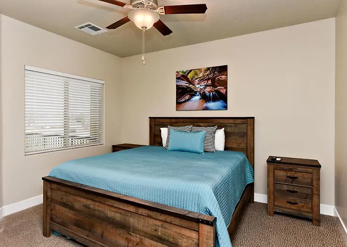 S302-Snow Canyon Suite-Third Floor 4-Bedroom Pool View St. George