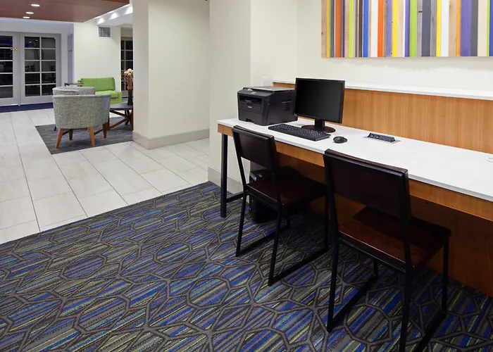 Holiday Inn Express Hotel & Suites San Diego-Escondido By Ihg