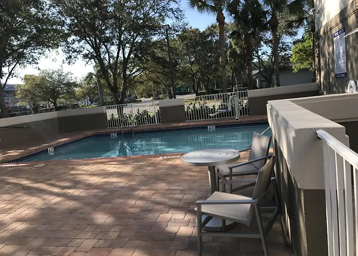 Holiday Inn Express - Naples South - I-75 By Ihg Golden Gate