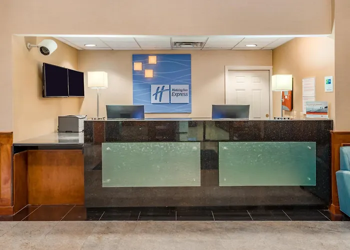 Holiday Inn Express Hotel & Suites Canton By Ihg