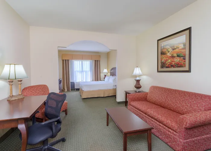 Holiday Inn Express & Suites Lexington North West-The Vineyard By Ihg