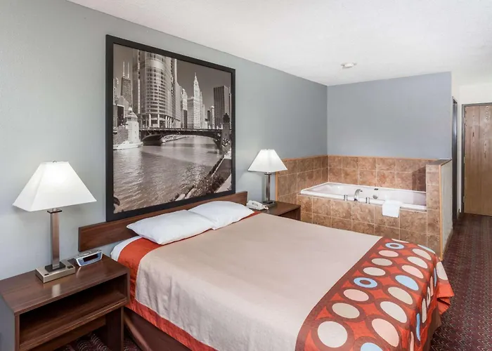 Super 8 By Wyndham Pekin/Peoria Area Hotel