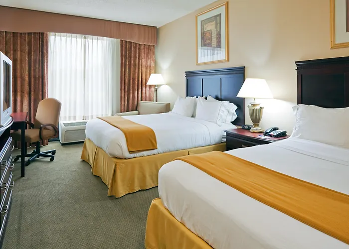 Holiday Inn Express Hotel & Suites Pell City