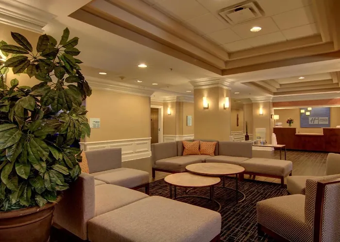Holiday Inn Express & Suites Alpharetta By Ihg
