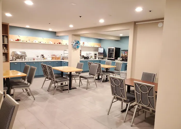 Country Inn & Suites By Radisson, Monterey Beachfront-Marina, Ca