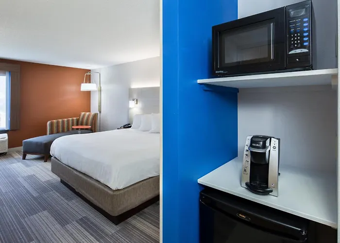 Holiday Inn Express Cedar Rapids - Collins Road By Ihg