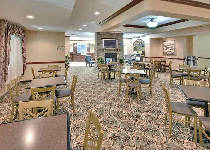 Holiday Inn Express Hotel & Suites Bismarck By Ihg