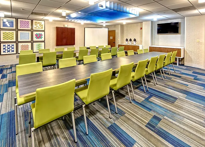 Holiday Inn Express & Suites Crossville By Ihg