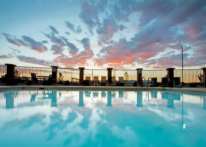 Holiday Inn Express & Suites Willcox