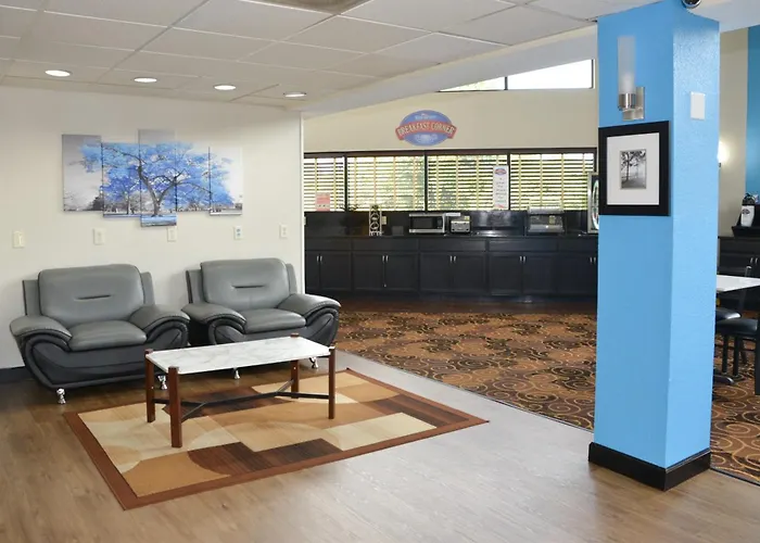 Baymont By Wyndham Santee Motel