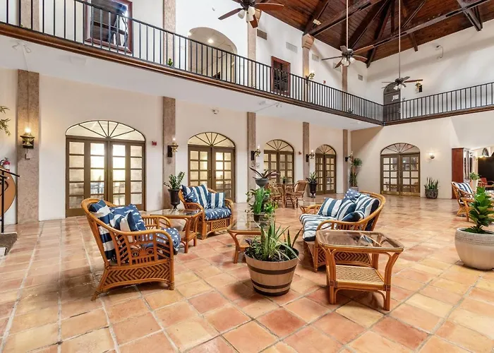 Port Of The Islands A108 Hotel Naples