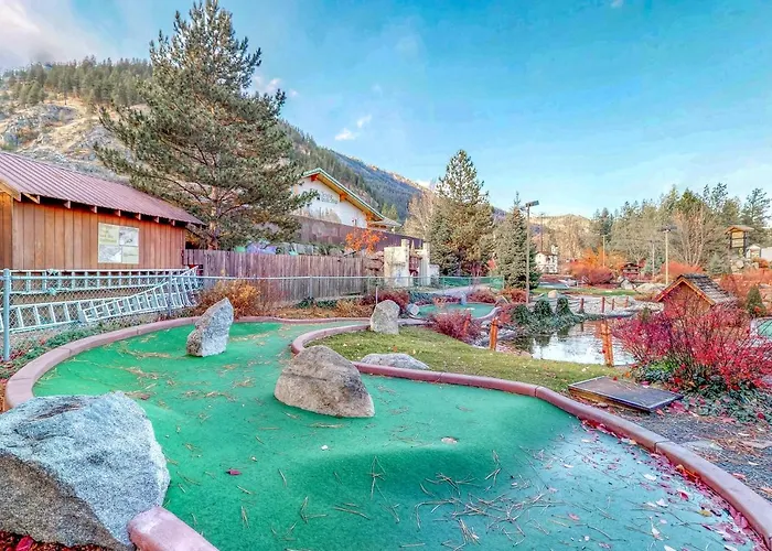 Icicle Village Resort 507: Alpenglow Condo Leavenworth