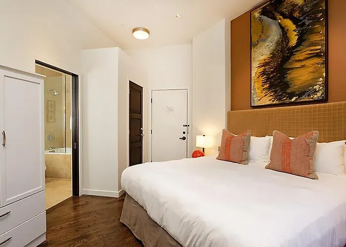 Independence Square 207 & 208, Centrally Located, 2 Bedroom Condo In Downtown Aspen