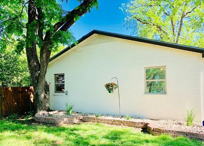 Casita Blanca- Close To Downtown Waco
