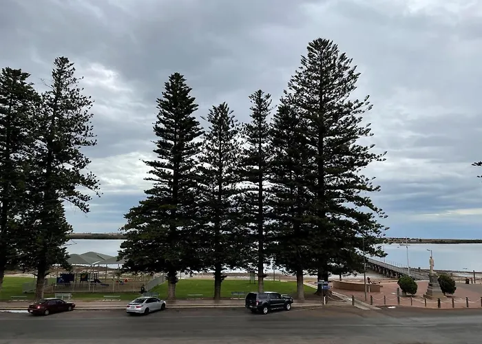 Port Broughton Hotels