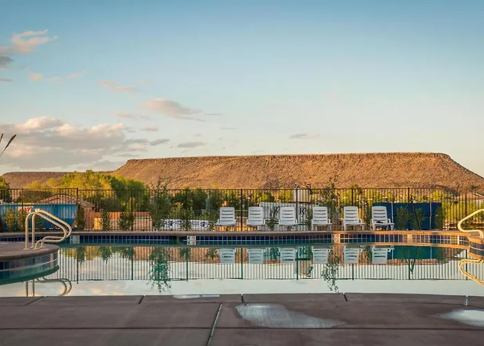 W307 Third Floor 3-Bedroom Pool View St. George