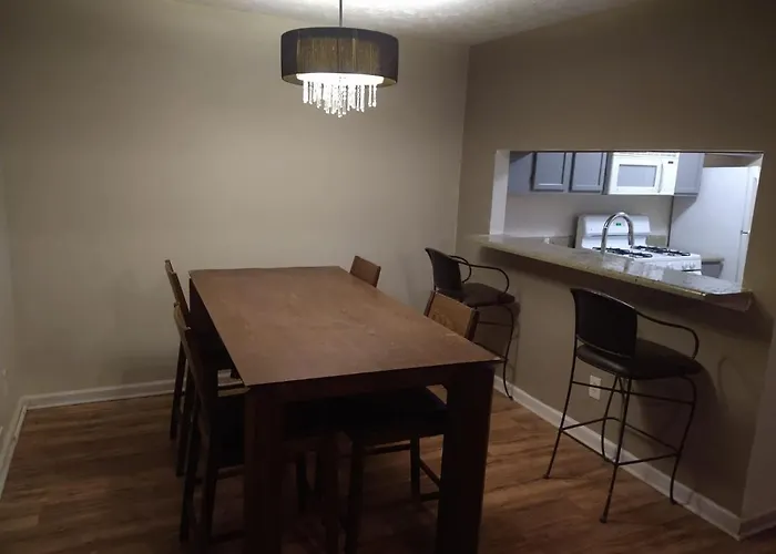 Spacious Atlanta Area Condo Stone Mountain