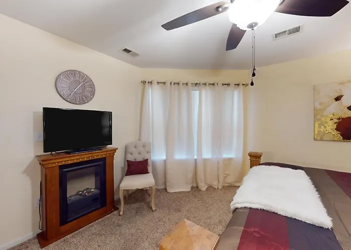 Hidden Getaway Apartment Branson