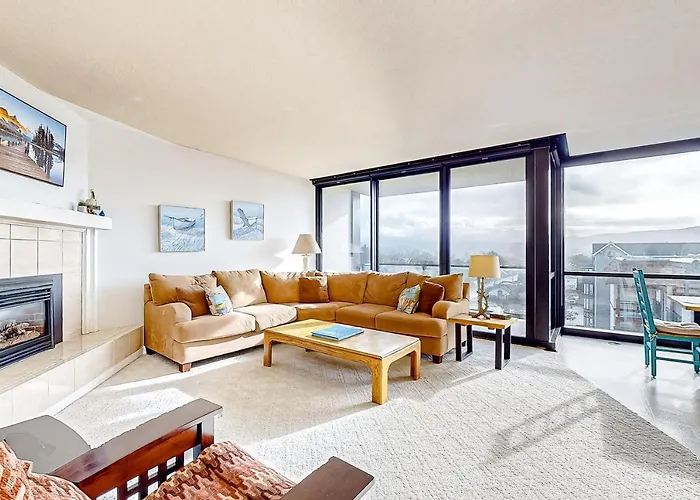 Sand & Sea: Oceanside Relax Seaside