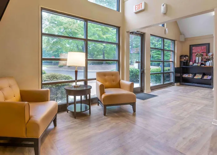 Suburban Studios Cary - Rdu Airport