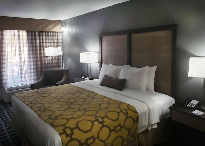 Baymont By Wyndham Morganton Motel