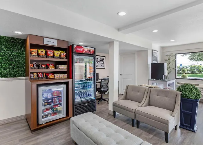 Hillstone Inn Tulare, An Ascend Collection Hotel