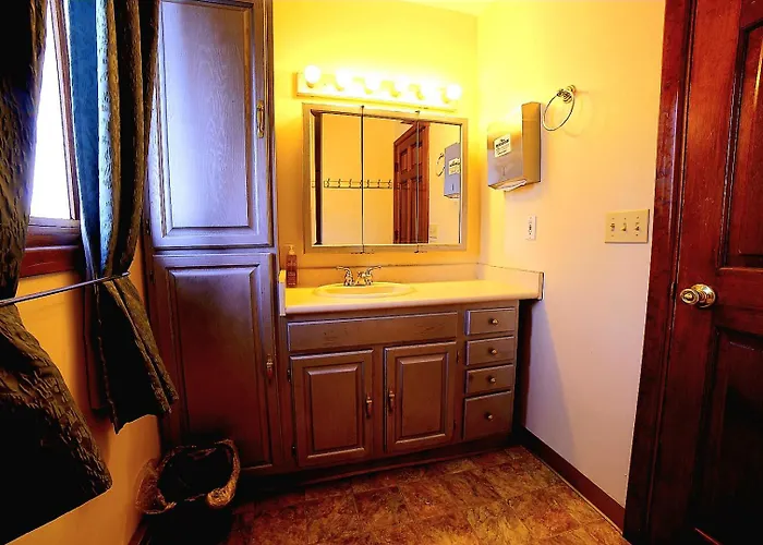 Shaligohomes Anchorage