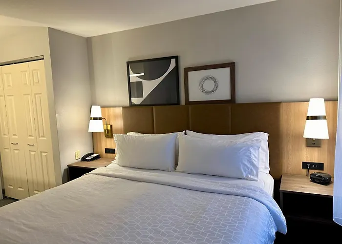 Staybridge Suites Milwaukee West-Oconomowoc By Ihg