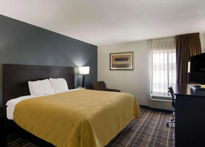 Quality Inn Aurora - Naperville Area